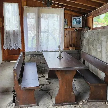 къща вира Vakantiehuis *